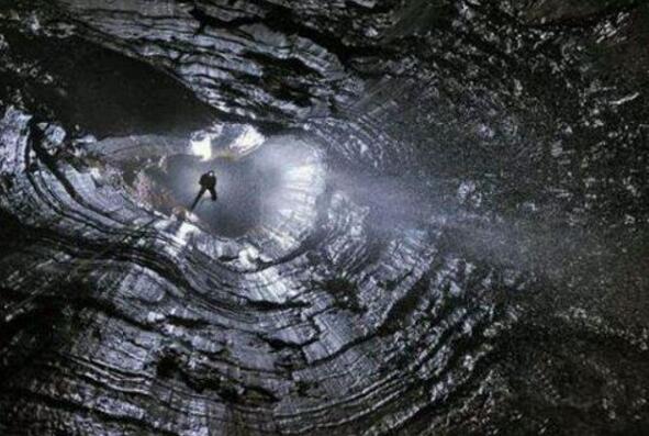 世界上最深的人工钻井，科拉超深钻孔深12262米(挖到地狱)