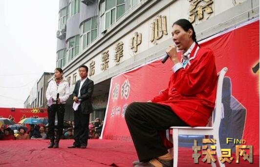 盘点十大世界上最高的女人，第一是中国姚德芬(2.5米)