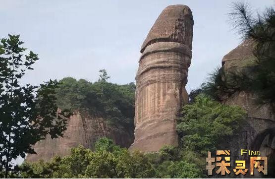 世界上最污的山，丹霞山阳元石阴元石就像男女生殖器官