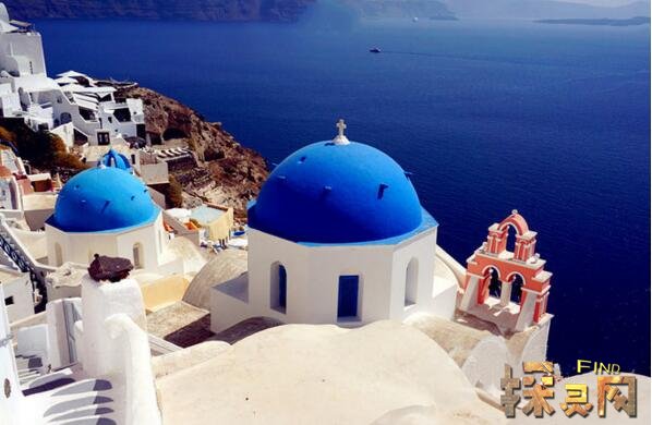 爱琴海上最美的小岛，希腊圣托里尼岛是蓝白色神话世界