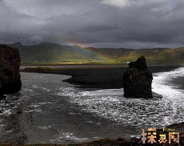 北极圈最美小镇，冰岛胡萨维克小镇是冰雪世界中的童话小镇